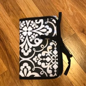 NIP Thirty one Shine On Jewelry Case